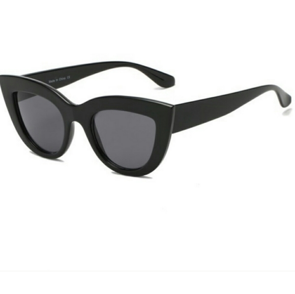 Cat Eye Sunglasses NEW - Picture 2 of 4